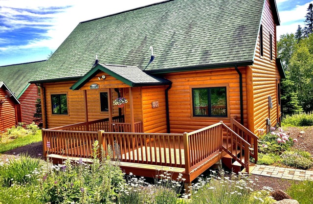 NEU! Charmante Lodge in der Nähe der Hänge von Lutsen
