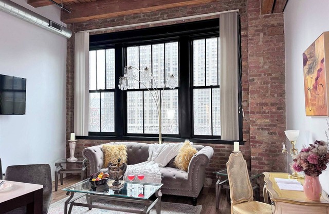 Luxéry Stay "Paris Themed" Downtown/McCormick/Wintrust Area