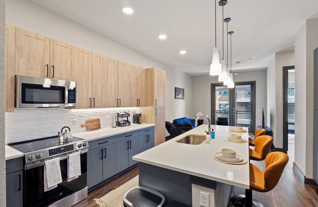 Lux 1BR/1B Alongside Q2 & Domain