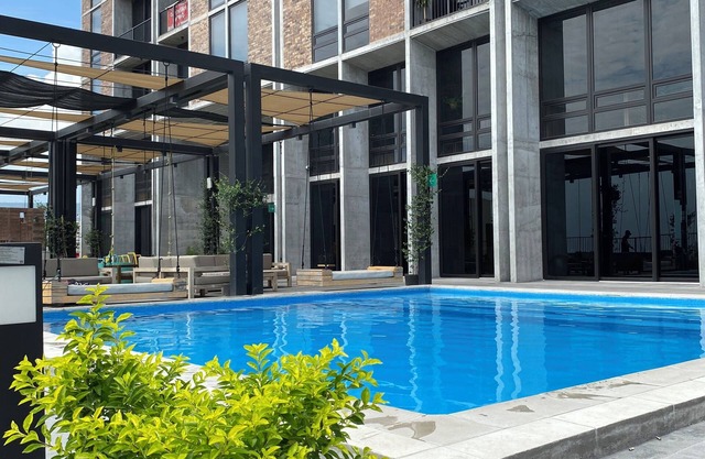 Lux 2 BR apartment, swimming pool, gym and free parking in downtown Monterrey