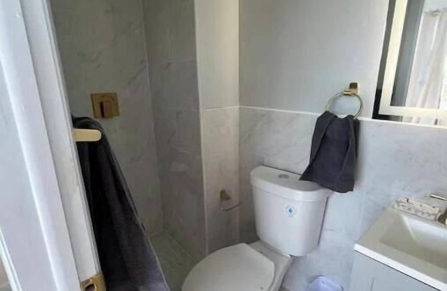 LUX 4- Cozy 1-bed 1bath w/ WiFi, AC in a beautiful neighborhood in Nassau city