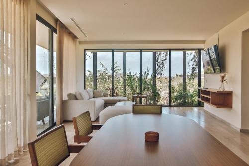 Lux Apartment Free beach shuttle,Gym,Private pool