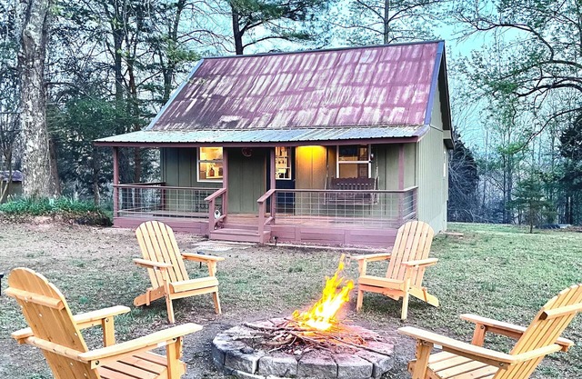 Lux Cabin: Buffalo River, hiking trails, floating, WiFi, Laundry, Dog friendly