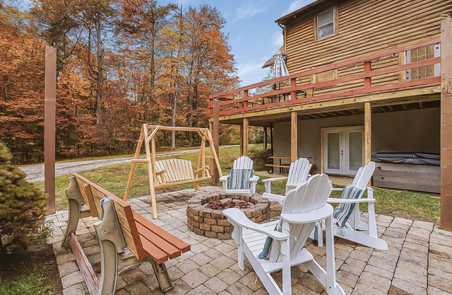 Lux cabin w/Hot Tub~ Movie Theater~ Fire Pit ~EV