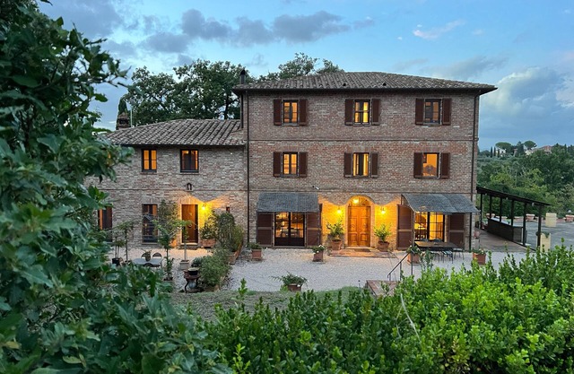 Lux Gated Estate Villa w/ Private Pool Umbria/Borders Tuscany