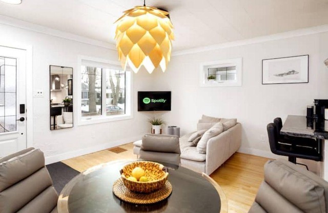 Lux House Near It All: Park/Walk/Chill/Explore