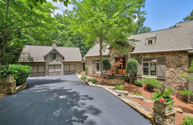 7000+ sq / ft Big Canoe Seeufer Französisch Vila w / 2 ktchns und 2 Wäscheräume