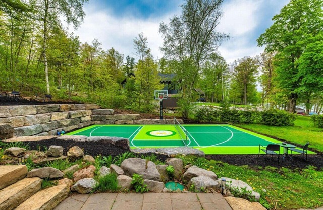 LUX Seeufer: Schlafplätze für 18+Pickleball+Whirlpool+Sauna+Fitnessstudio