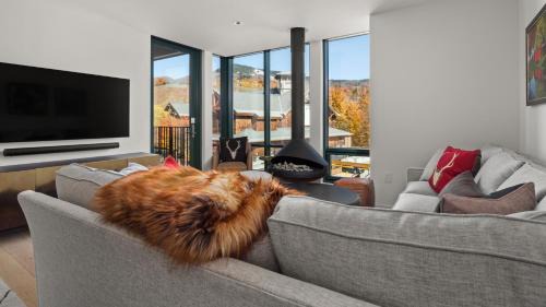 Lux Mountainside 2 Bed Mountainside Condo By Stowe Mountain Rentals