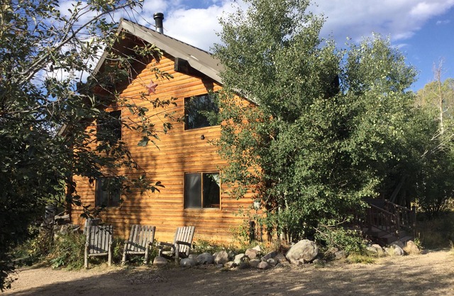 LUX Cabin ~ Espen & Elch - Whirlpool & Stars SkiUtahCabin & Timber Lakes Legal!
