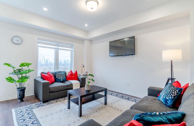 Modern 4 BR Detached House in Paris, Brant