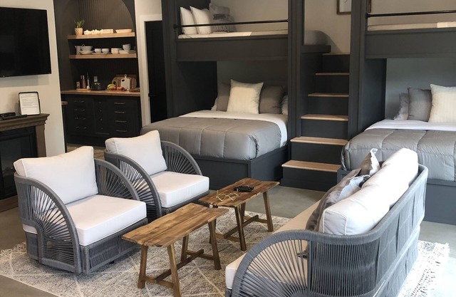 Lux Vineyard Escapes-Stylish Modern Bunkhouse