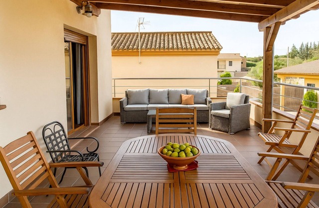 Luxe 2 BR with Jetted Tub and Pool