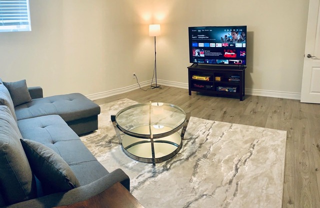 Luxe 3-bedroom unit in North London, close to Masonville and Western University