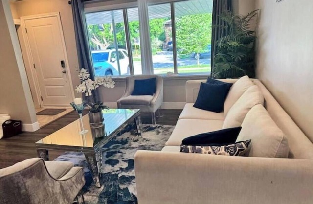 Luxe 3BR. Clean Central & Bright