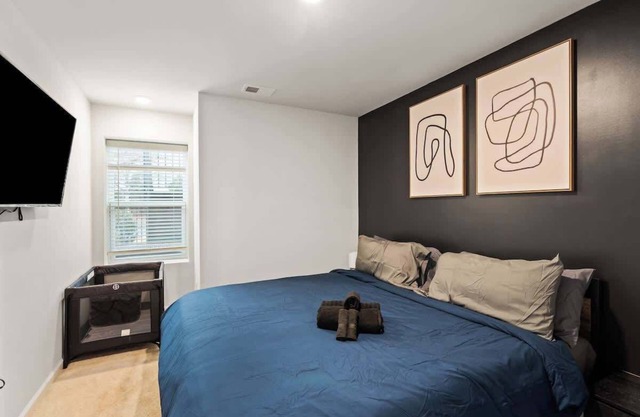 Luxe 3BR Townhouse in Uptown Charlotte!