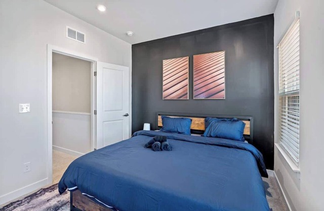 Luxe 3BR Townhouse In Uptown Charlotte!