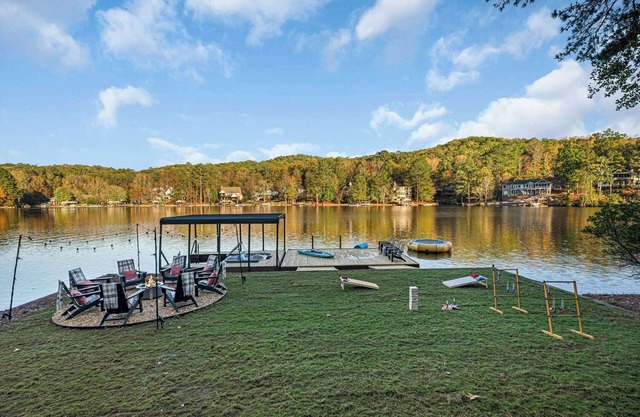Luxe Arrowhead Lakefront 4 Br~Hot Tub~Pool Table