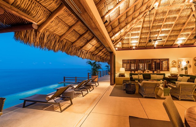 Luxury Beach Villa in 5-Sterne Oceanfront Resort - 1,3, und 5 BDRM Preise verfügbar