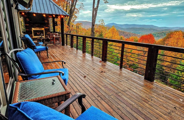 Luxe Big Canoe Lodge - Blue Ridge - Mountain Views in charming Cherry Log