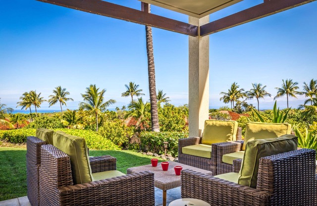 Luxe Coastal View 2907C Villa at Hualalai w/ Resort Pool & AC