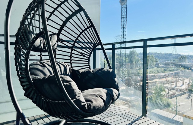 Luxe Condo In The Heart Of Brentwood