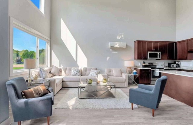Luxe Condo Overlooking Park