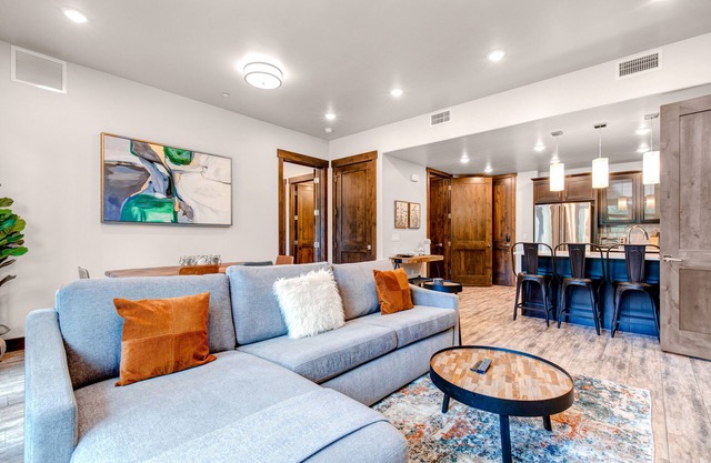 Luxe condo with 3 fireplaces, ski view, pool & hot tub - walk to Cabriolet lift
