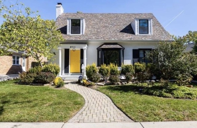 Luxe Haus of Love—Renovated 1938 Cape Cod —Heated FLRS