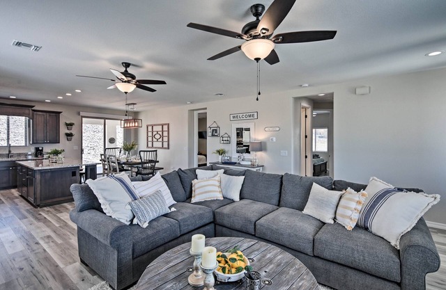 Luxe Home w/ OHV Access, 5 Mi to Lake Mohave!