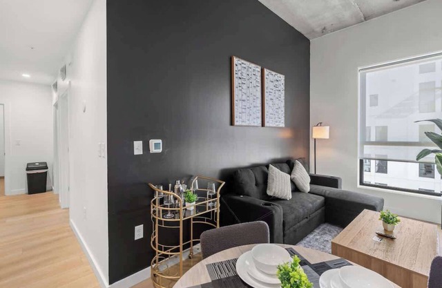 Luxe King 2BR Suite in South Charlotte!