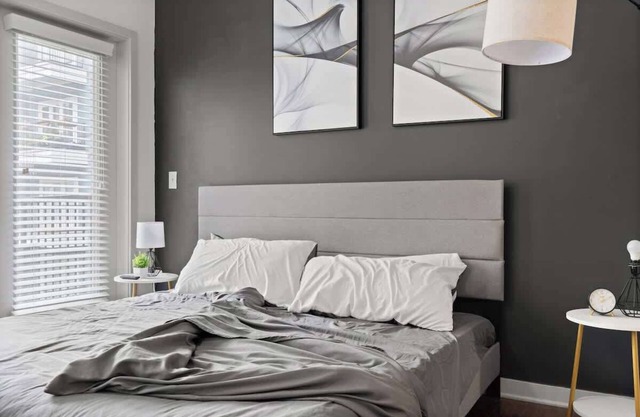 Luxe King Bed Suite in Midtown Charlotte!