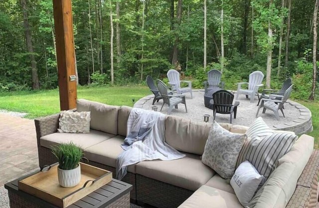 Luxe Lake Barndo w/ 2 King Suites! Hot Tub, Fire Pit, 1/8 mile to boat ramp!