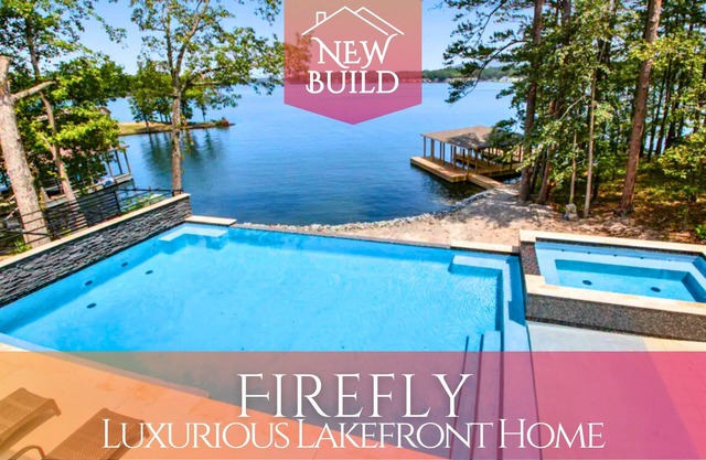Luxe Lakefront | Sleeps 17 | Fireplace | Hot Tub
