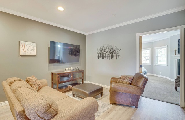 Luxe Midway Condo w/ Golf Course & Mountain Views!