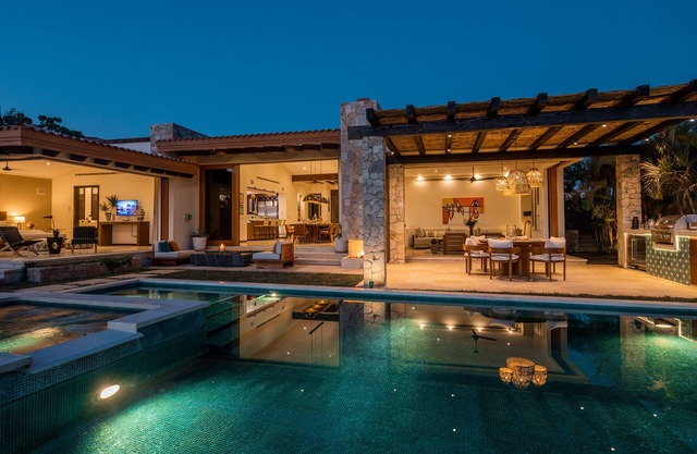 Moderne mexikanische Luxusvilla, atemberaubender Meerblick und Golfblick