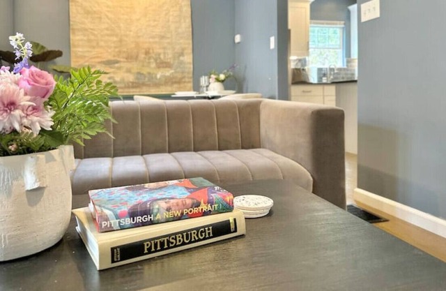 Luxe Mt. Lebanon Home | Central | Free Parking