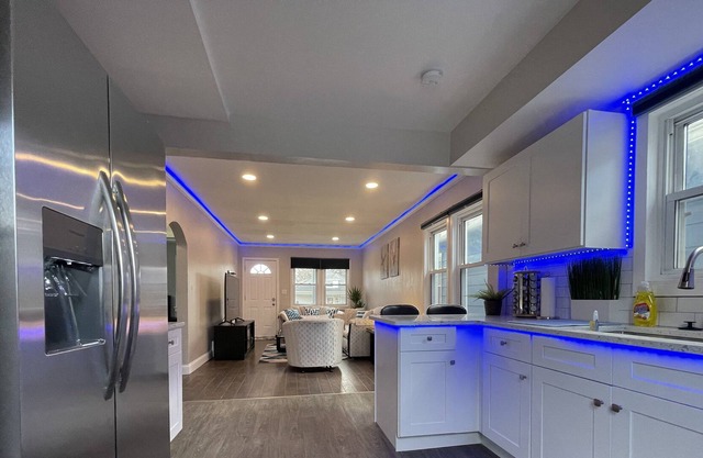 ★ LUXE ★ | New + Modern home near The Henry Ford