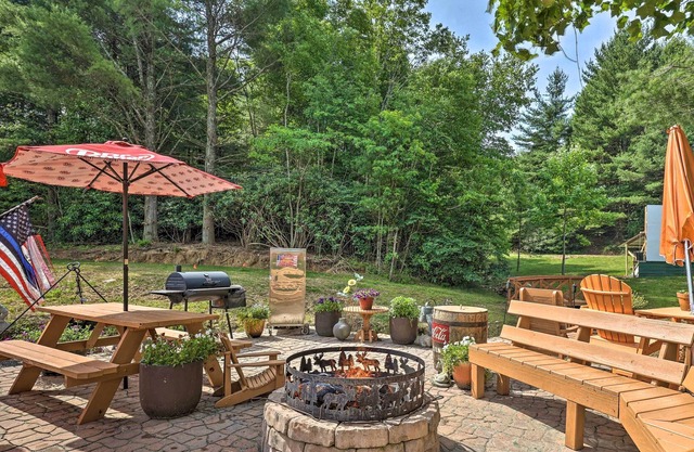 NEW! Luxe Park Model RV w/ Outdoor Entertainment!