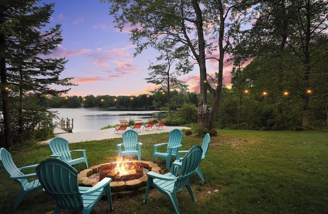 Luxe Poconos Lake House w/ Private Beach