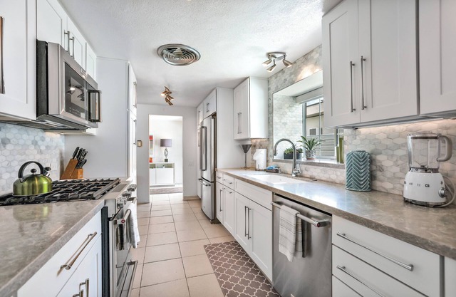 Casa De La Soul: Fab Pool/2 Hot Tubs Near Downtown