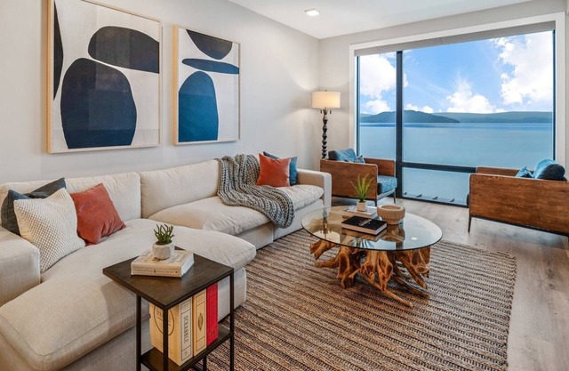 Luxe Seasons 8 Condo | Lake, Rooftop Bar, Hot Tub, Marina, Spa