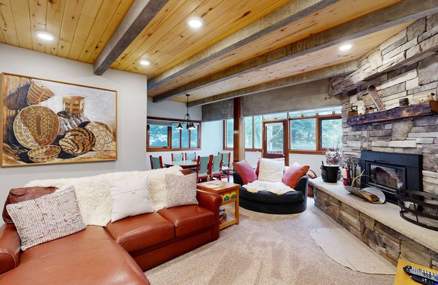 Luxe Slopeside Condo: Balcony, Fireplace & Covered Parking