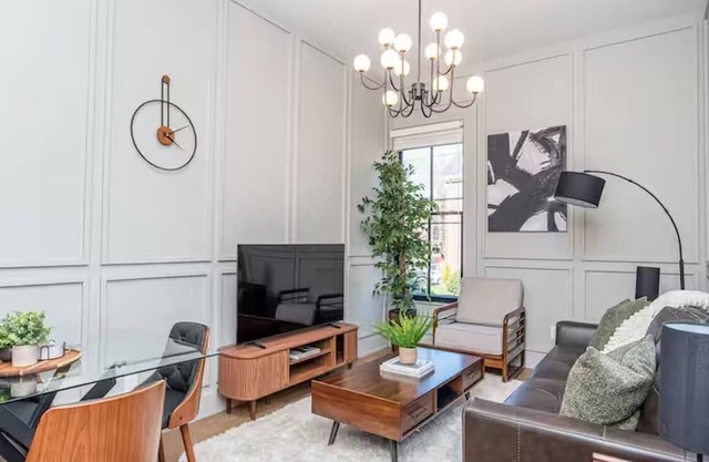 LUXE Sun Drenched 2 Bd, Steps to Brown and Wayland