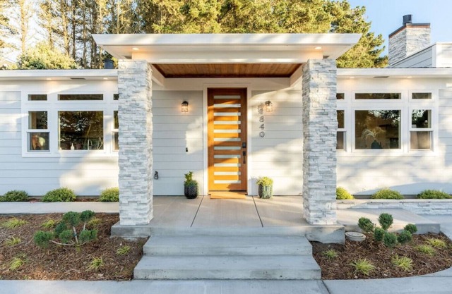 Luxe Surf Shack | Rooftop Hot Tub, Games + Near Beach