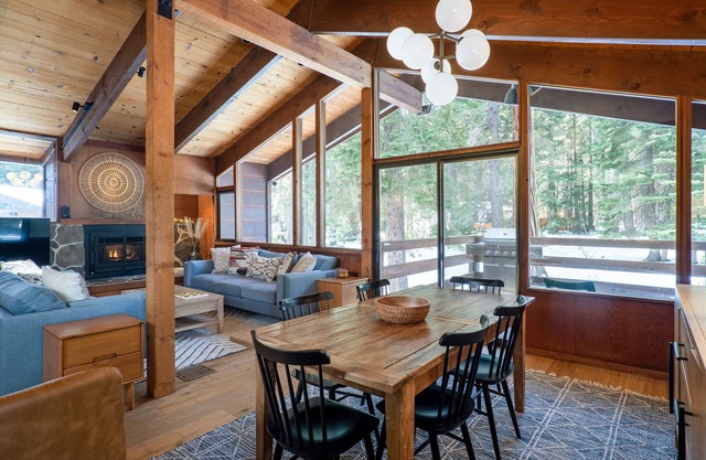 Luxe Tahoe Cabin - Midcentury Modern CLOSE to Lake, Palisades, Edge of Forest