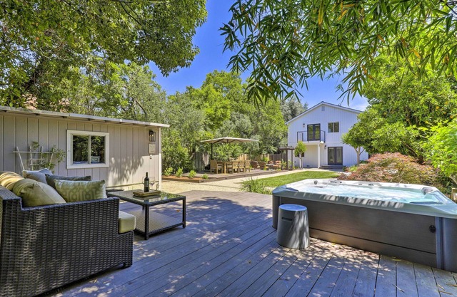 Luxe Wine Country Getaway w/ Vineyard Views
