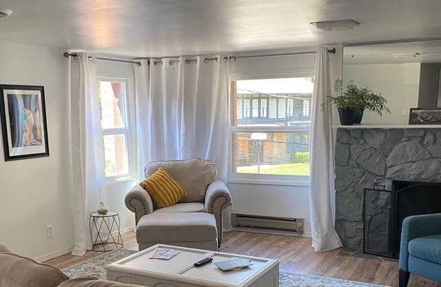 Luxette Rooms - Historic brothel in downtown Wallace