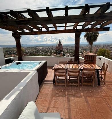 LUXO Casa en San Miguel de Allende Centro con Vistas Panorámicas