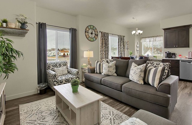 UxLux New Apartment⭐️ Schnelles WiFi⭐️ 4K HDTV⭐️ Hill AFB